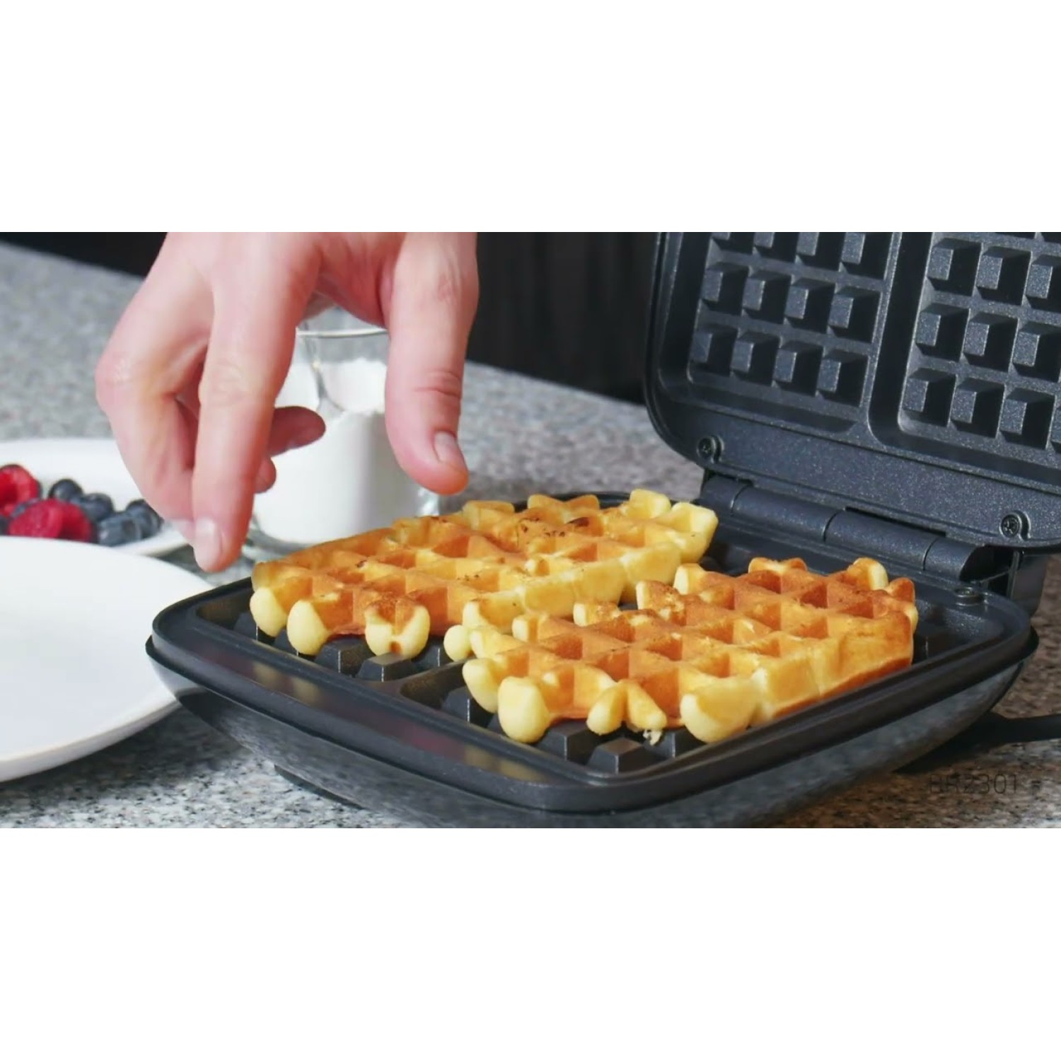 Sandwich Waffle Maker BR2301 — 4