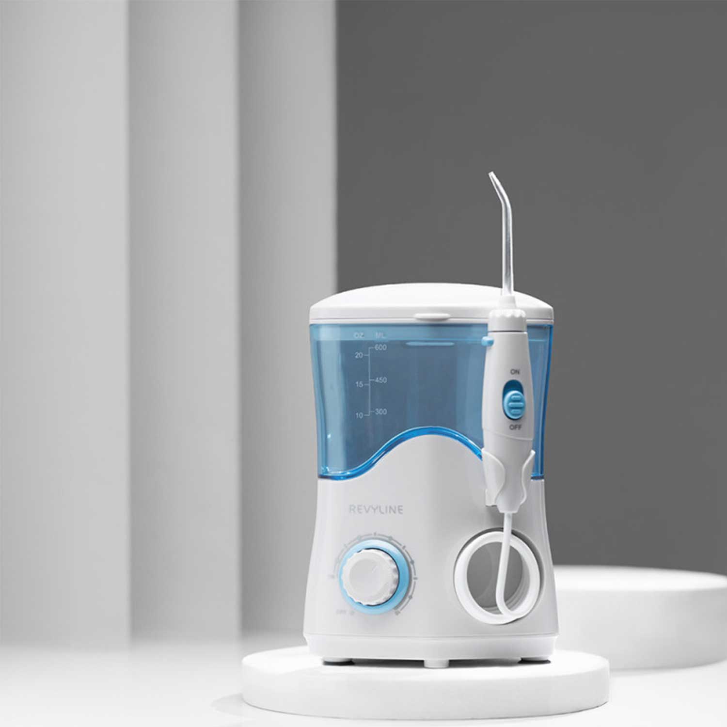 Oral care device and irrigator REVYLINE RL 100 WH — 7