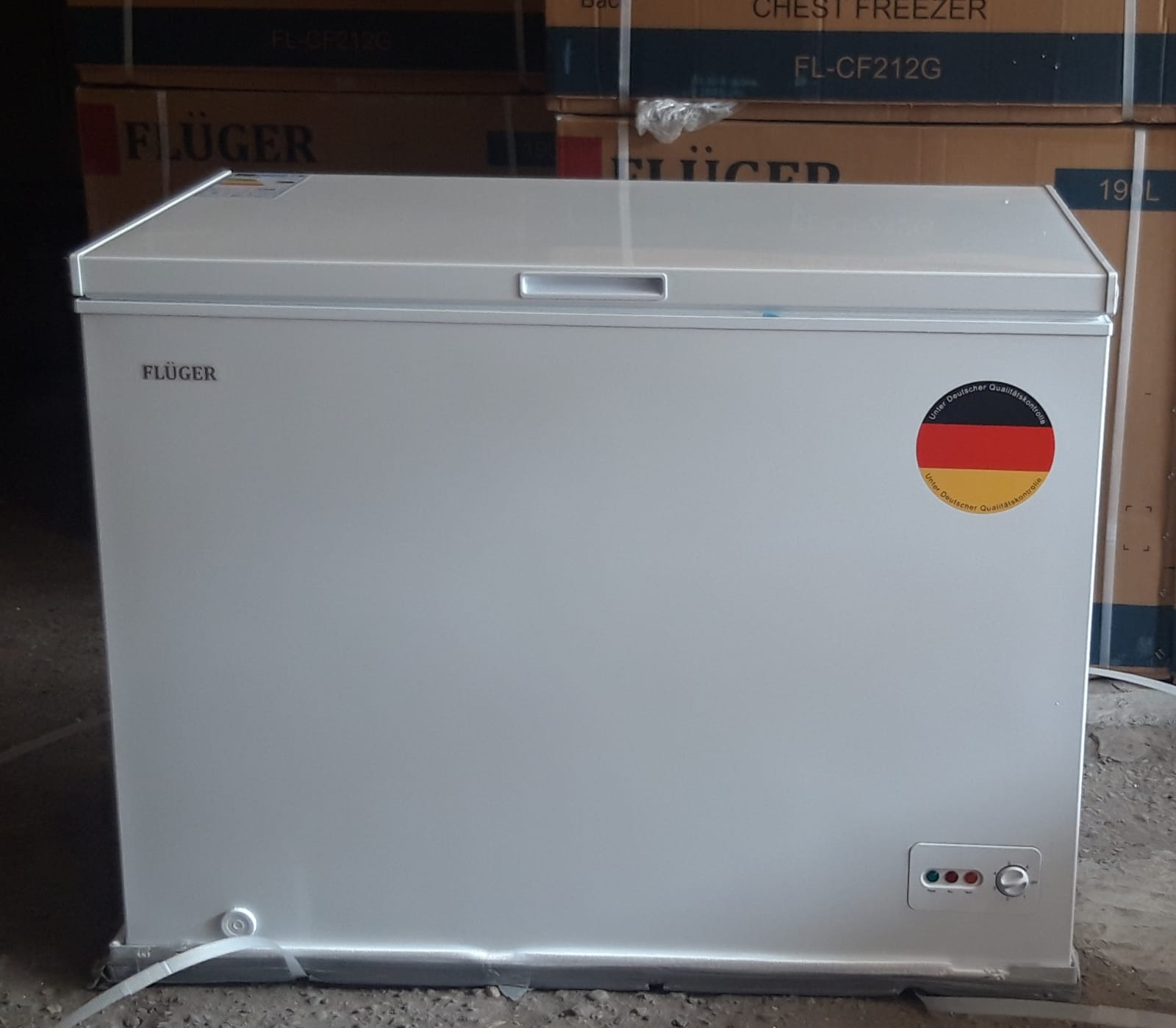 Refrigerator FLUGER FL-CF305W