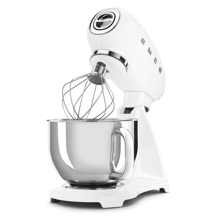 SMEG SMF03WHEU stand mixer — 5