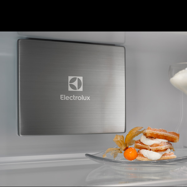 Built-in refrigerator Electrolux ENP7TD75S — 4