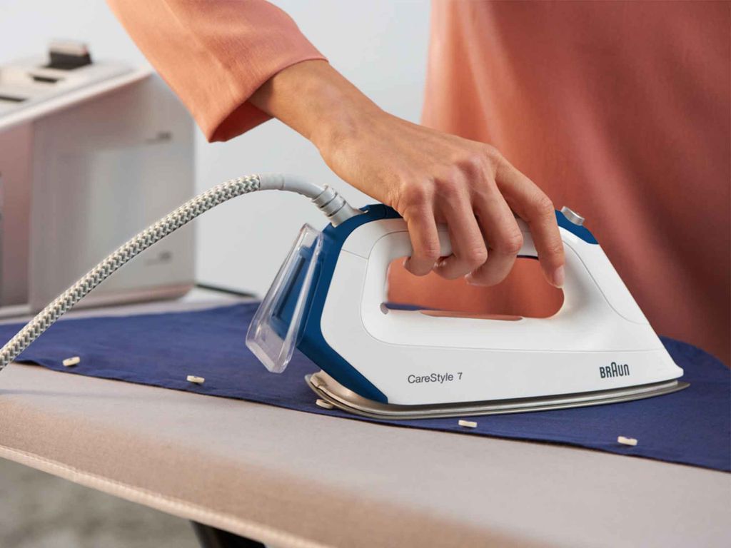 Steam ironing system IS7143WH — 4