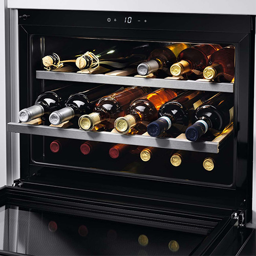 Built in refrigerator AEG KWK884520M — 5