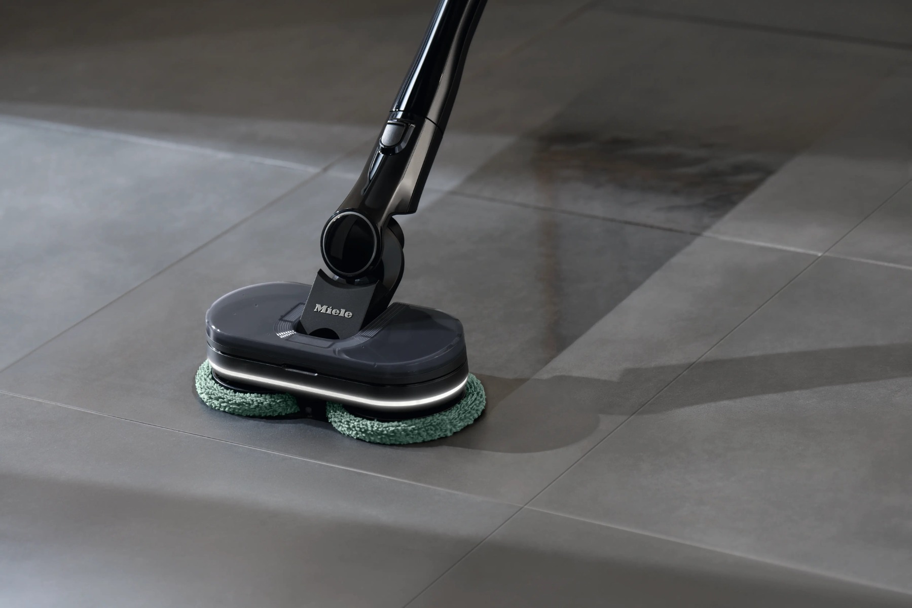 Miele Triflex HX3 Aqua — 3
