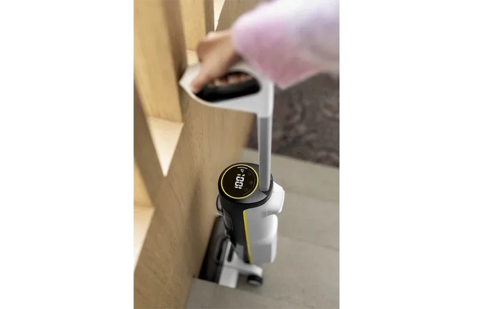 Cordless vacuum cleaner KARCHER FCV4 1.056-131.0 Wet and Dry — 4