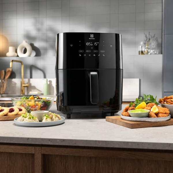 Air fryer Electrolux EAF7SB — 4