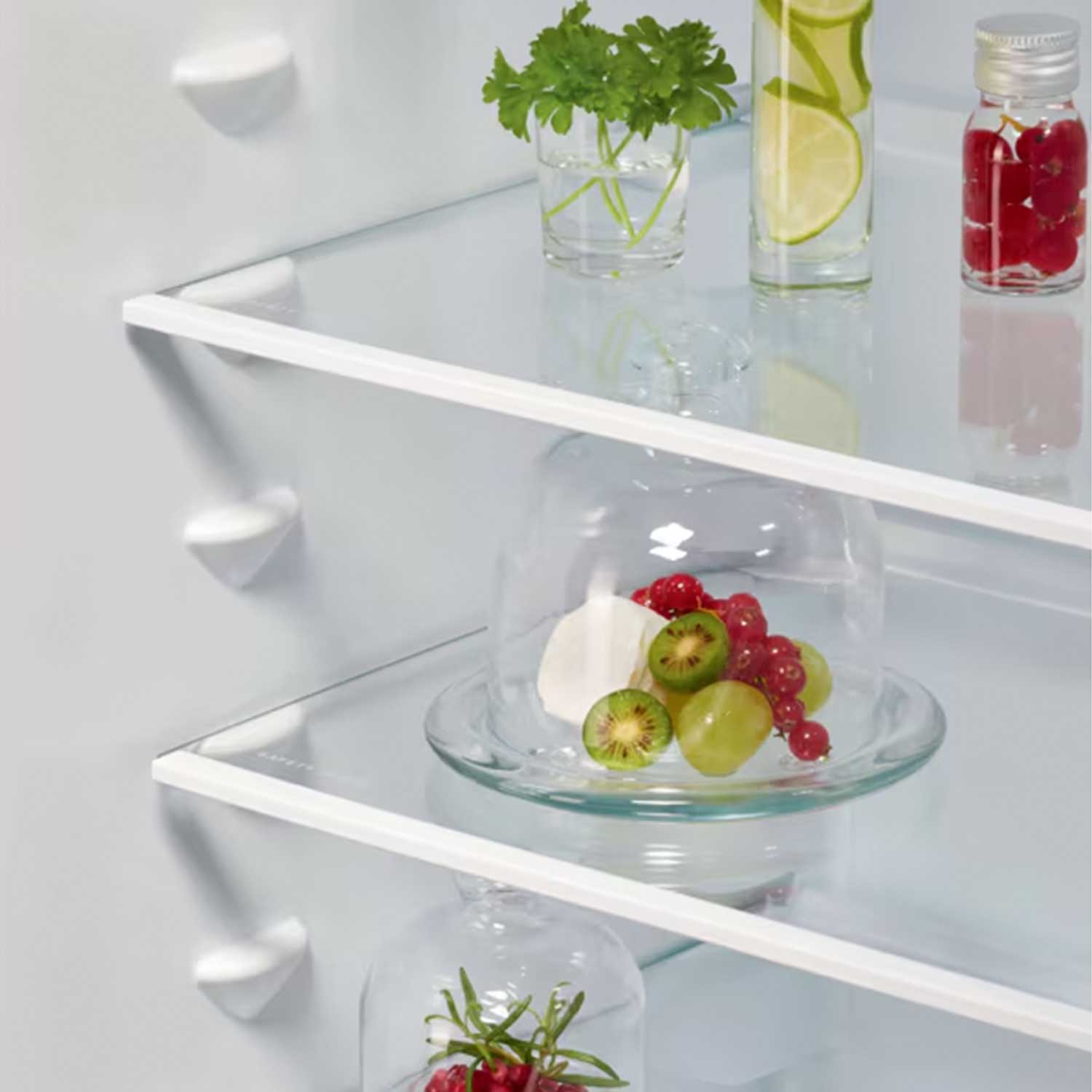 Built-in refrigerator AEG OSC7G18RES — 5