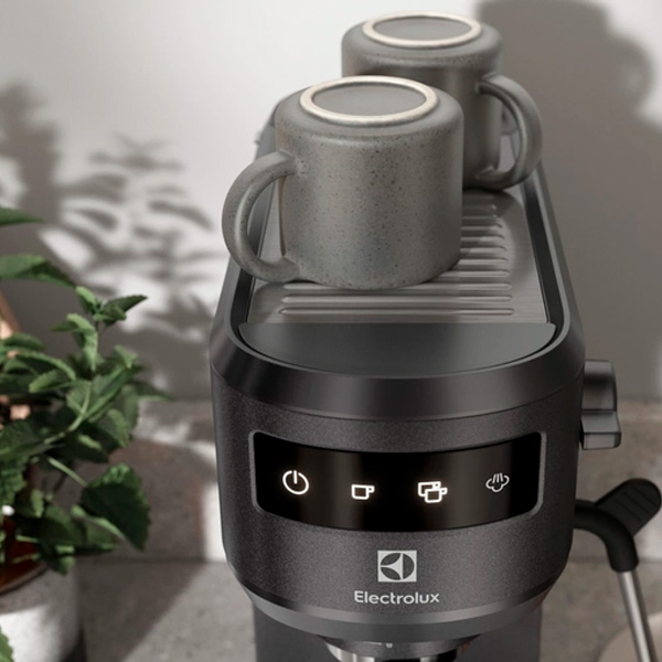 Semi-automatic coffee machine Electrolux E6EC1-6BST — 4