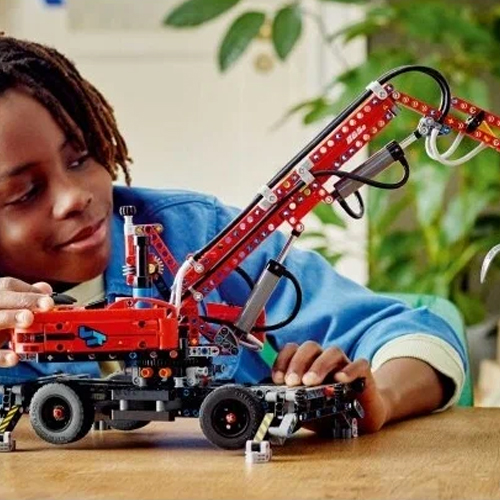 Constructor LEGO Material Handler 42144 — 7