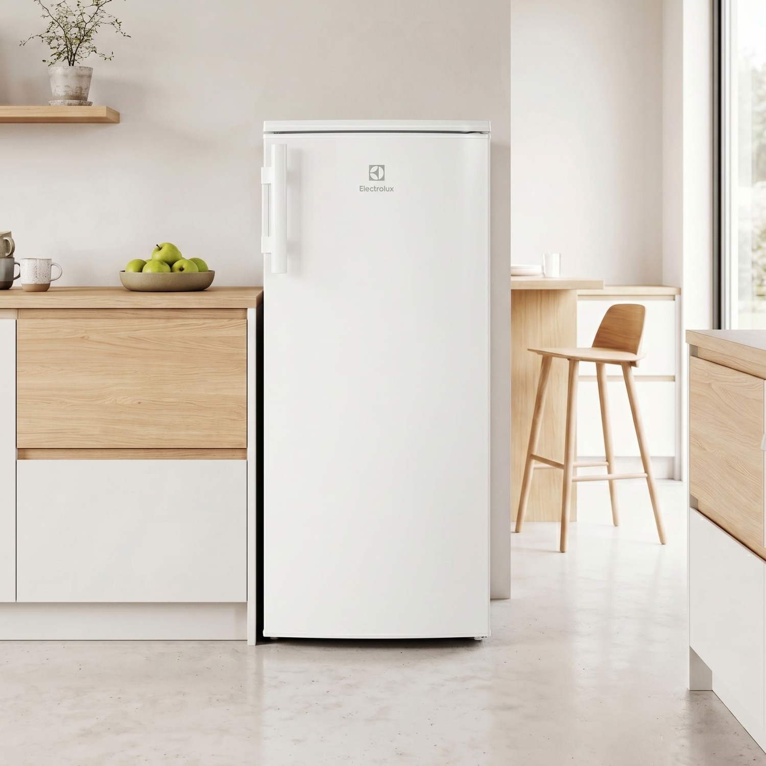 Refrigerator ELECTROLUX LRB1AF24W — 2