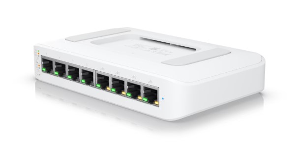 Ubiquiti USW-Lite-8-PoE — 6