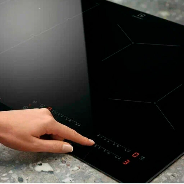 Built-in gas cooktop ELETROLUX EIS62443 — 2