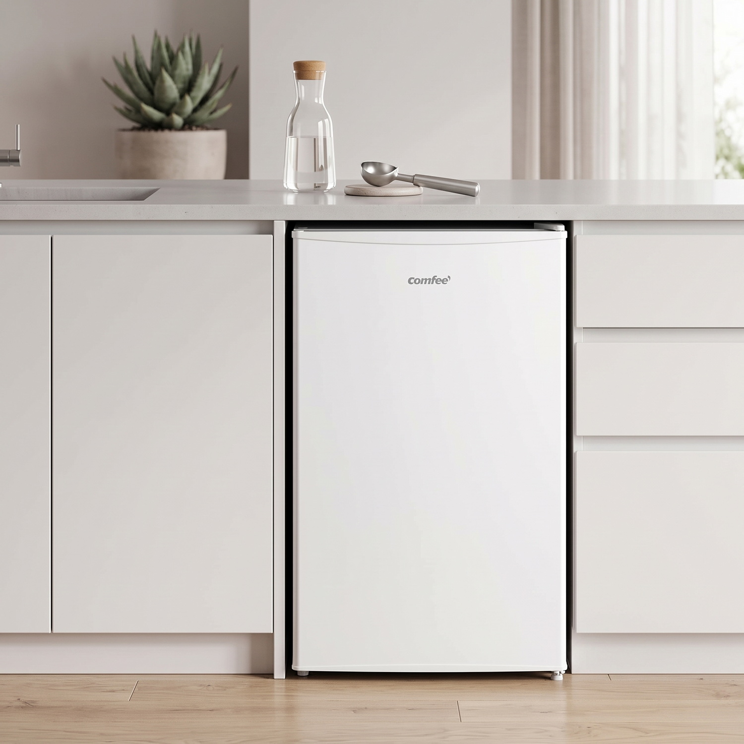 Freezer COMFEE RCU89WH1R — 4