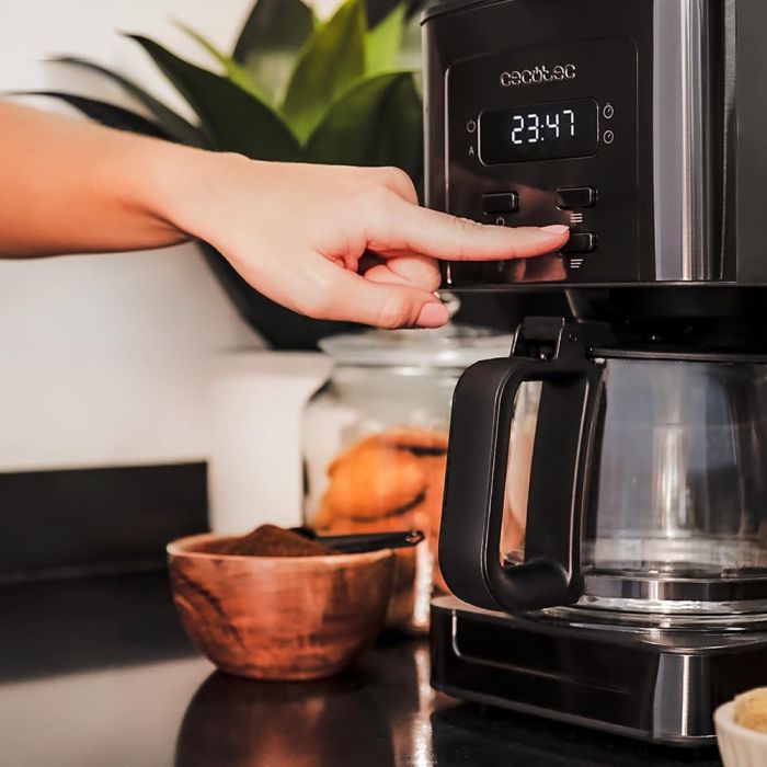 Cecotec 01722 Digital drip-coffee machine for 12 cups — 4