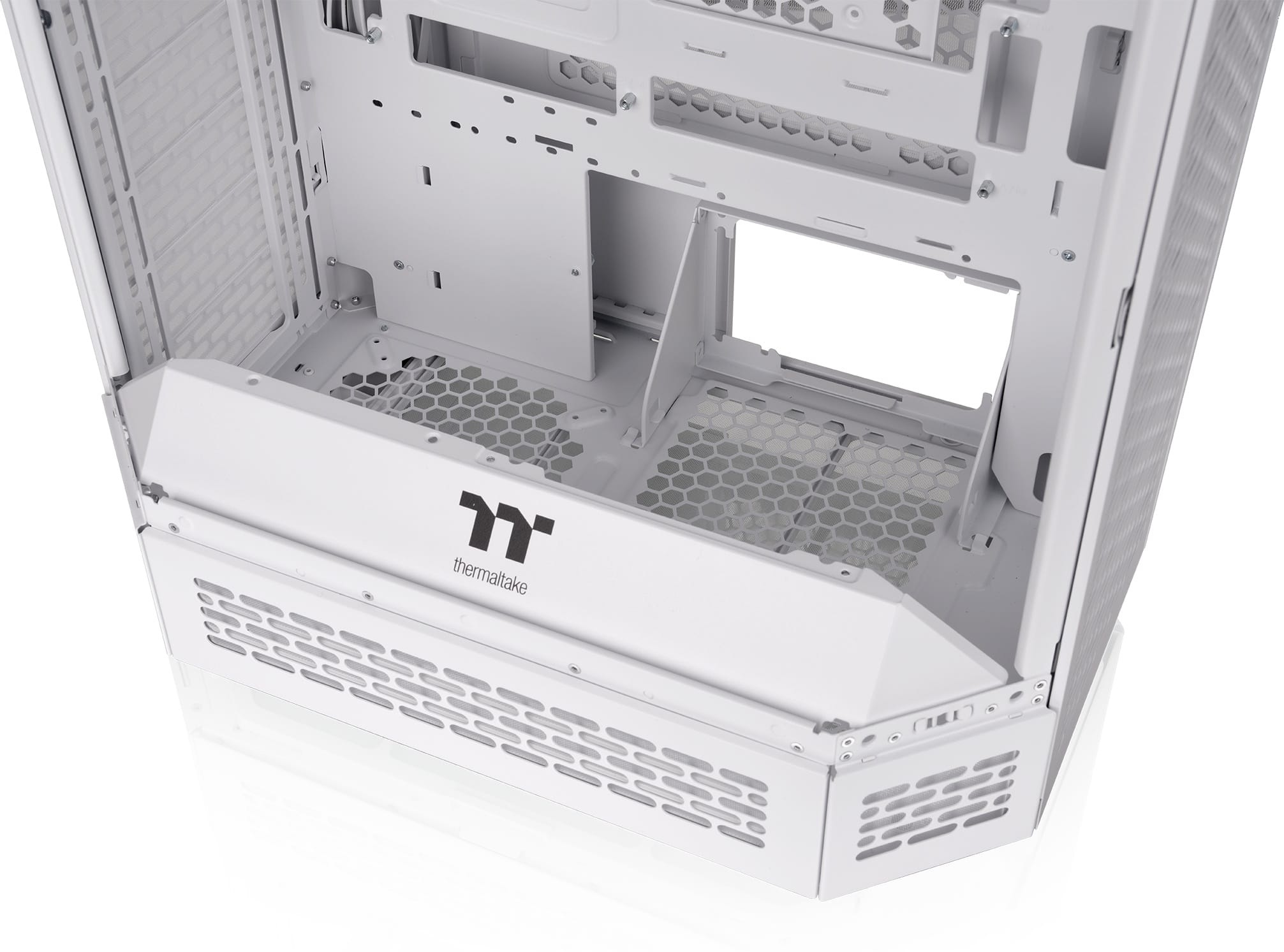 Thermaltake Tower 600 Snow Mid Tower Chassis CA-1Z1-00M6WN-00 Big Gaming Case — 3